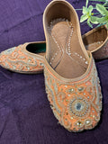 Peach & Gold Embroidered Punjabi Jutti – Handcrafted Ethnic Footwear with Beaded Detailing & Zari Work